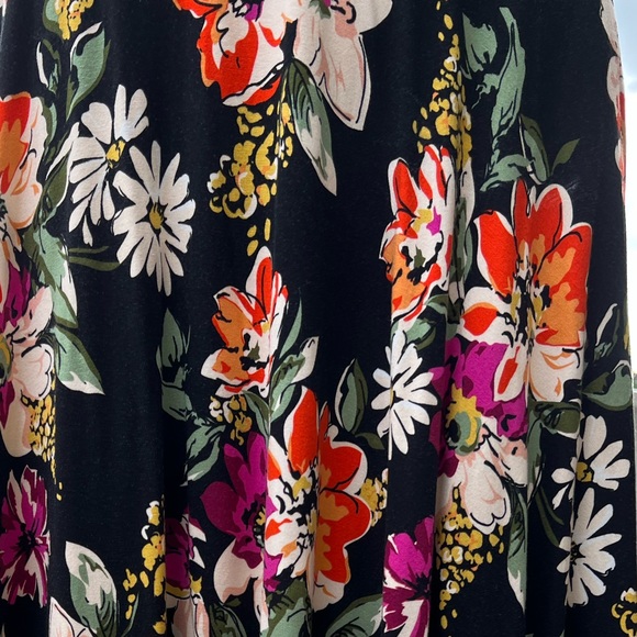 Agnes and Dora Floral Dress - Picture 11 of 11